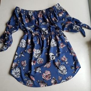 Cute off shoulders short summer dress